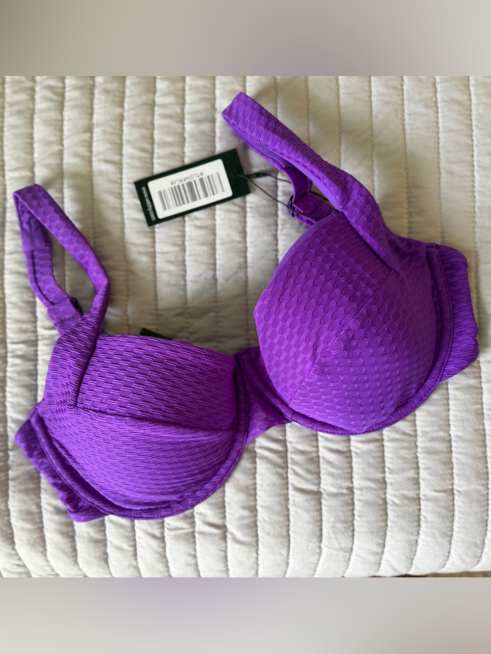 Vetchy Laguna Bikini Top Size SDD- Never worn. Tags intact.